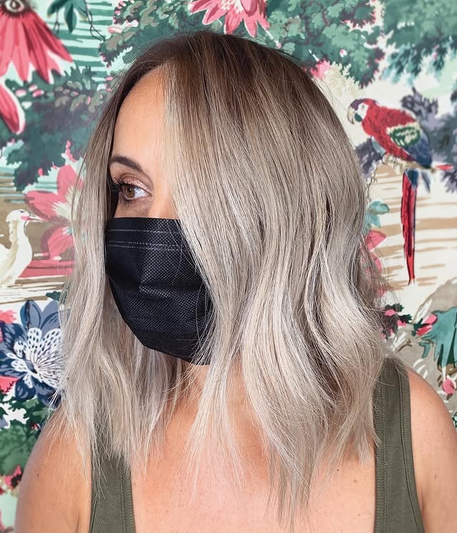 12. Textured Razor Cut Lob with Cool Beige Blonde - Razor Cut Hairstyles