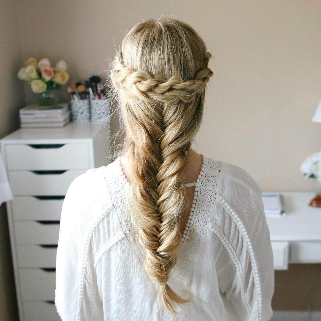 8. Multi-Tonal Blonde Rope Braid Cascade - Rope Braid Hairstyles
