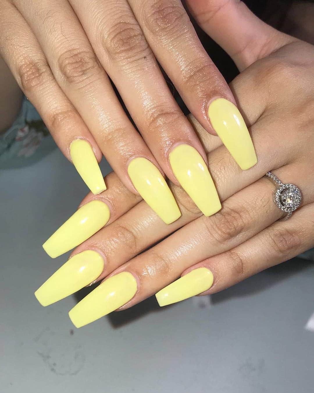 16. Pale Yellow Classic Coffin Nails - yellow coffin nail ideas