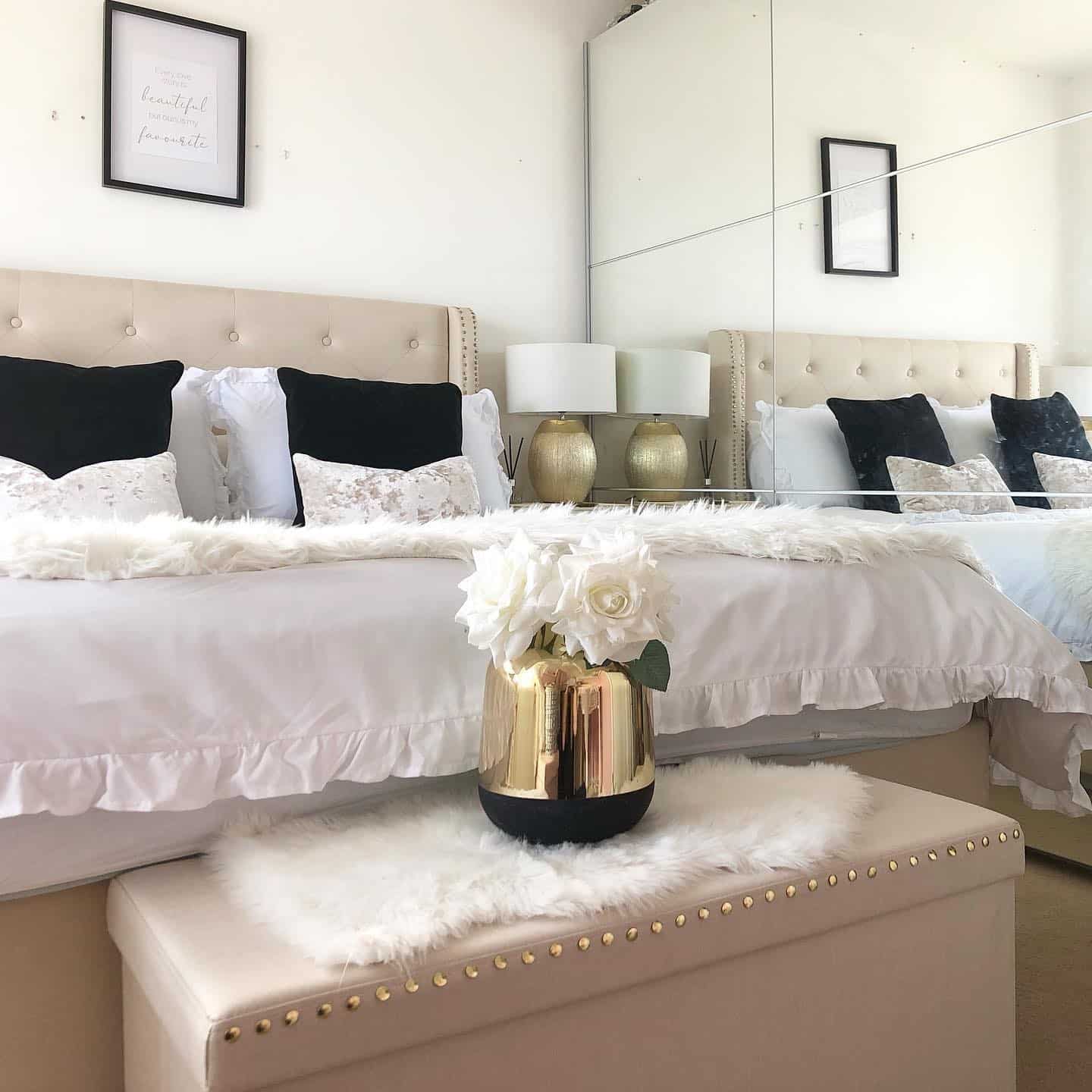 20. White, Black, and Gold Chic Bedroom - white and gold bedroom ideas