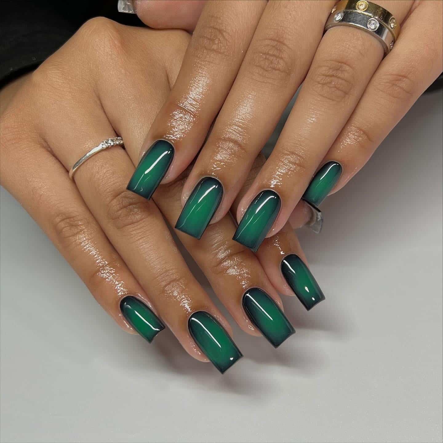 19. Emerald Green Ombre Square Nails - green nail ideas