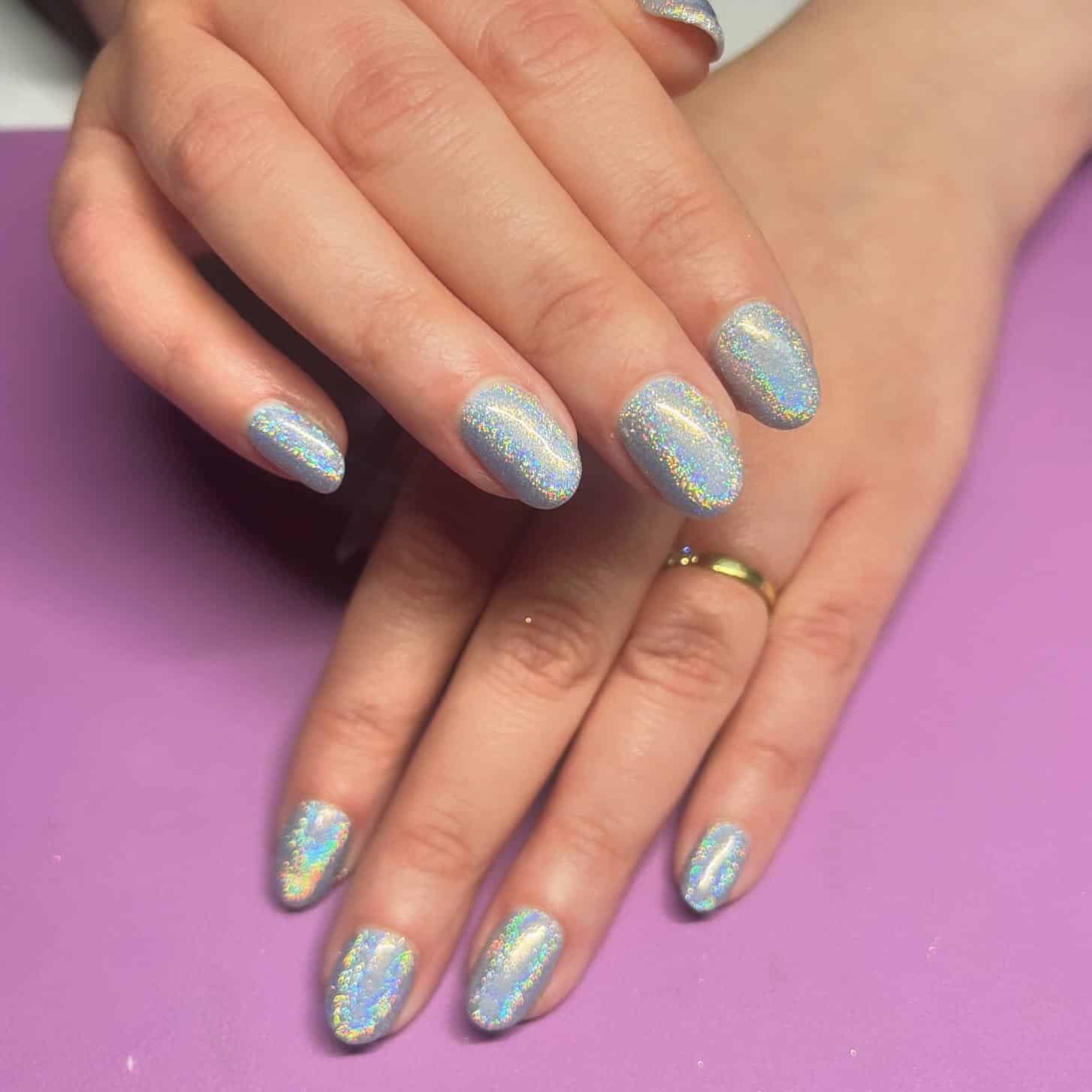 8. Holographic Silver Glitter Nails - glitter sparkle nail ideas