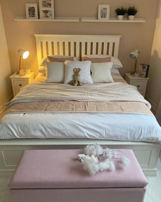16. Blush and White Minimal Teen Bedroom Idea - teen bedroom ideas
