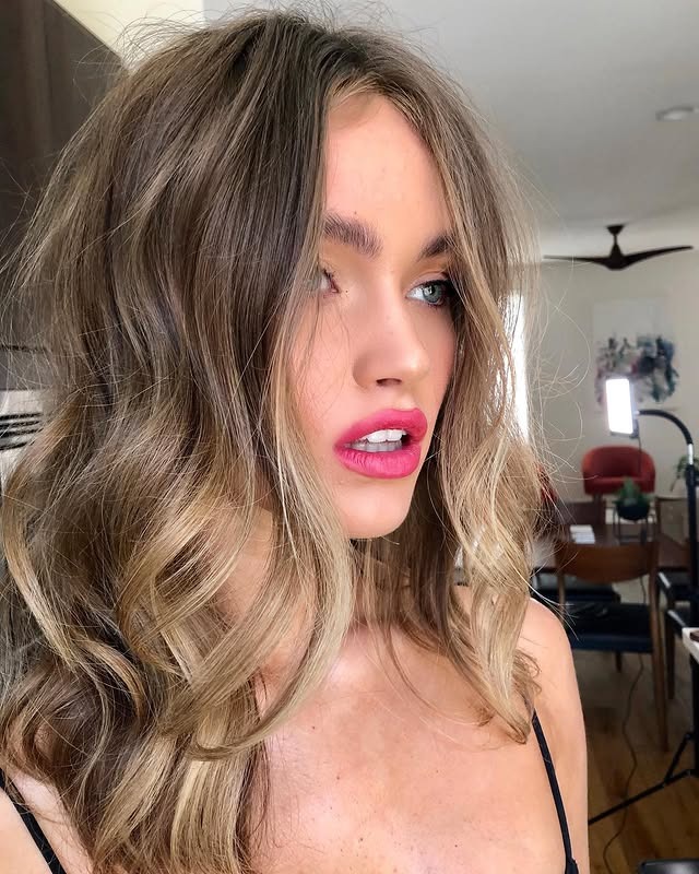 21. Smoky Brunette Balayage Waves - Tousled Hairstyles
