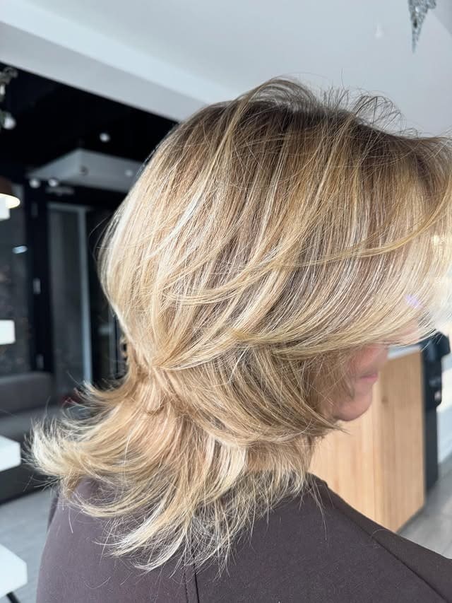 17. Creamy Beige Feathered Shag Cut - Medium Layered Shag