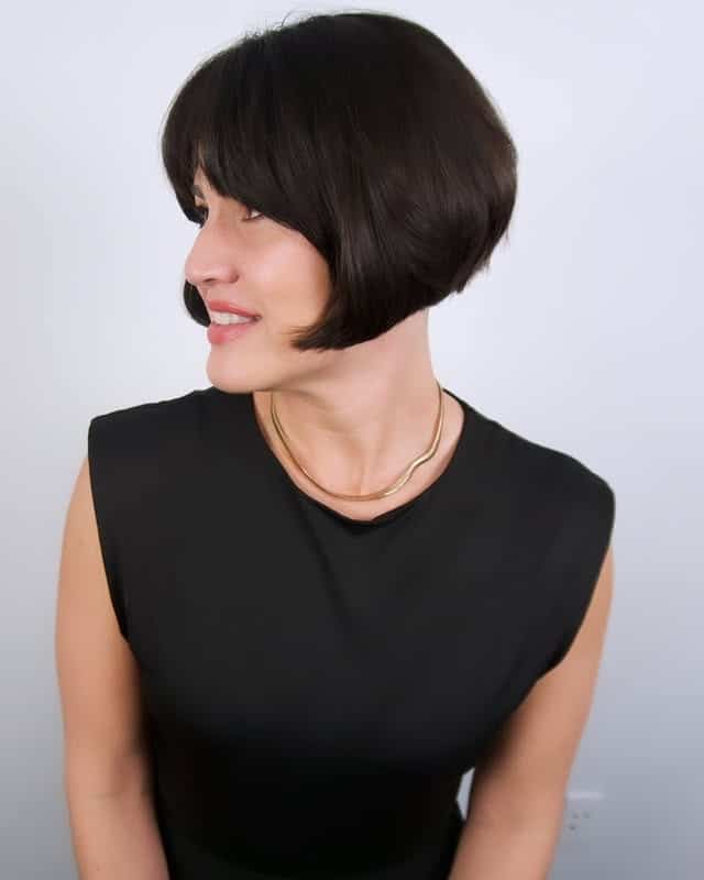 19. Ash Beige Sleek Bob - Classic Bob Cut