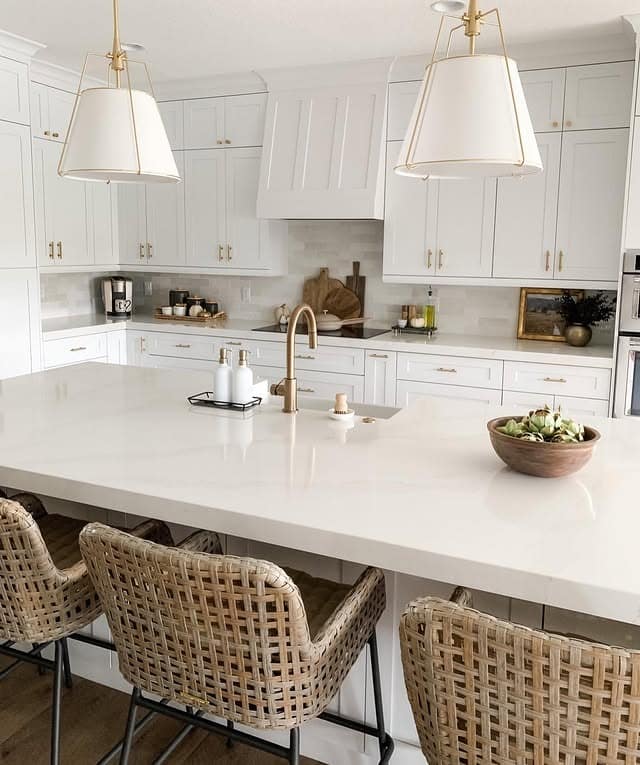16. Soft White Kitchen With Gold Framed Pendant Lights - white and gold kitchen ideas
