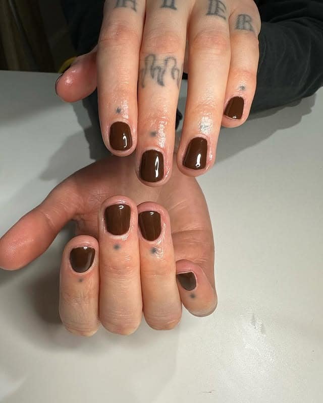19. Espresso Brown Short Nails - short thanksgiving nail ideas