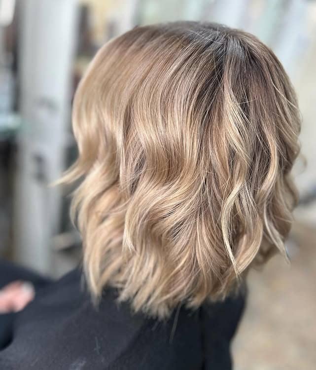 18. Sandy Blonde Wavy Bob - Messy Bob Haircut