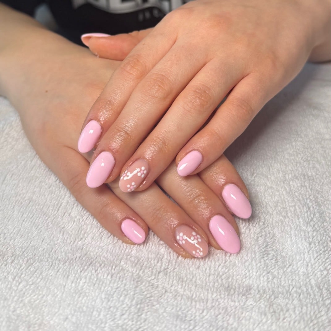 5. Baby Pink Daisy Accent Nails - cute nail ideas for short nails