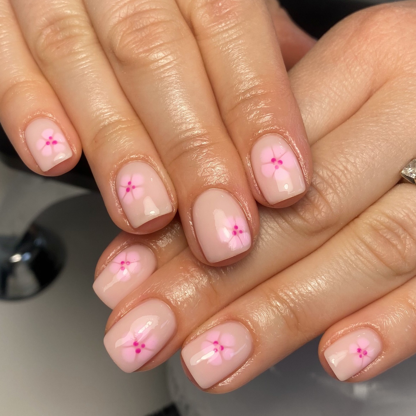 20. Sheer Pink Daisy Short Nails - cute nail ideas for short nails