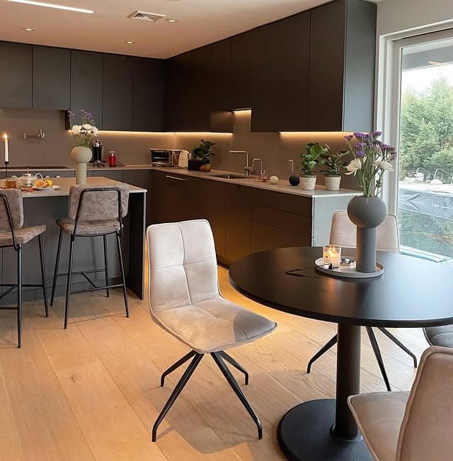 14. Charcoal Gray Kitchen with Minimalist Design - gray kitchen ideas