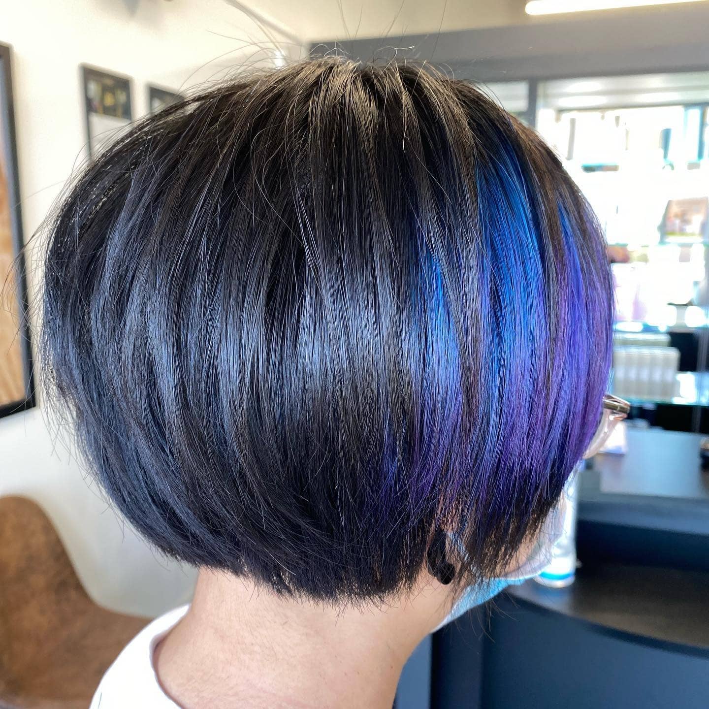 7. Midnight Black Pixie Bob with Blue-Violet Accent - Pixie Bob Haircut