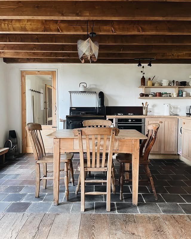 10. Natural Wood Cottage Kitchen with Rustic Farmhouse Appeal - cottage kitchen ideas