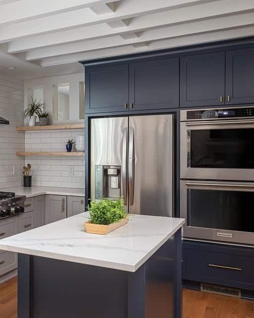 9. Midnight Blue Kitchen Cabinets with Modern Shaker Styling - blue kitchen cabinets ideas