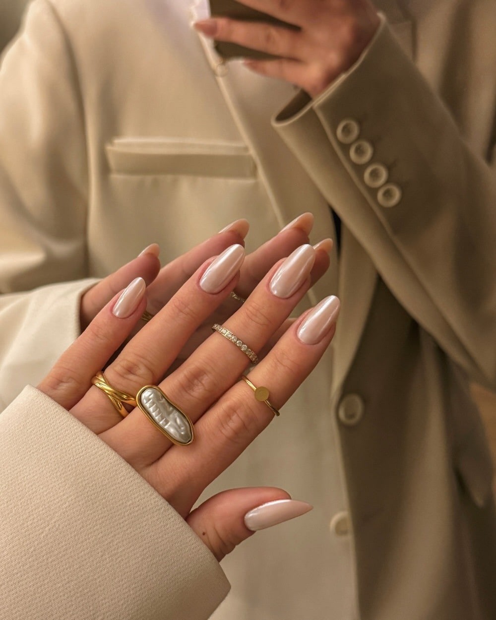 20. Vanilla Pearl Chrome Almond Nails - chrome nail ideas