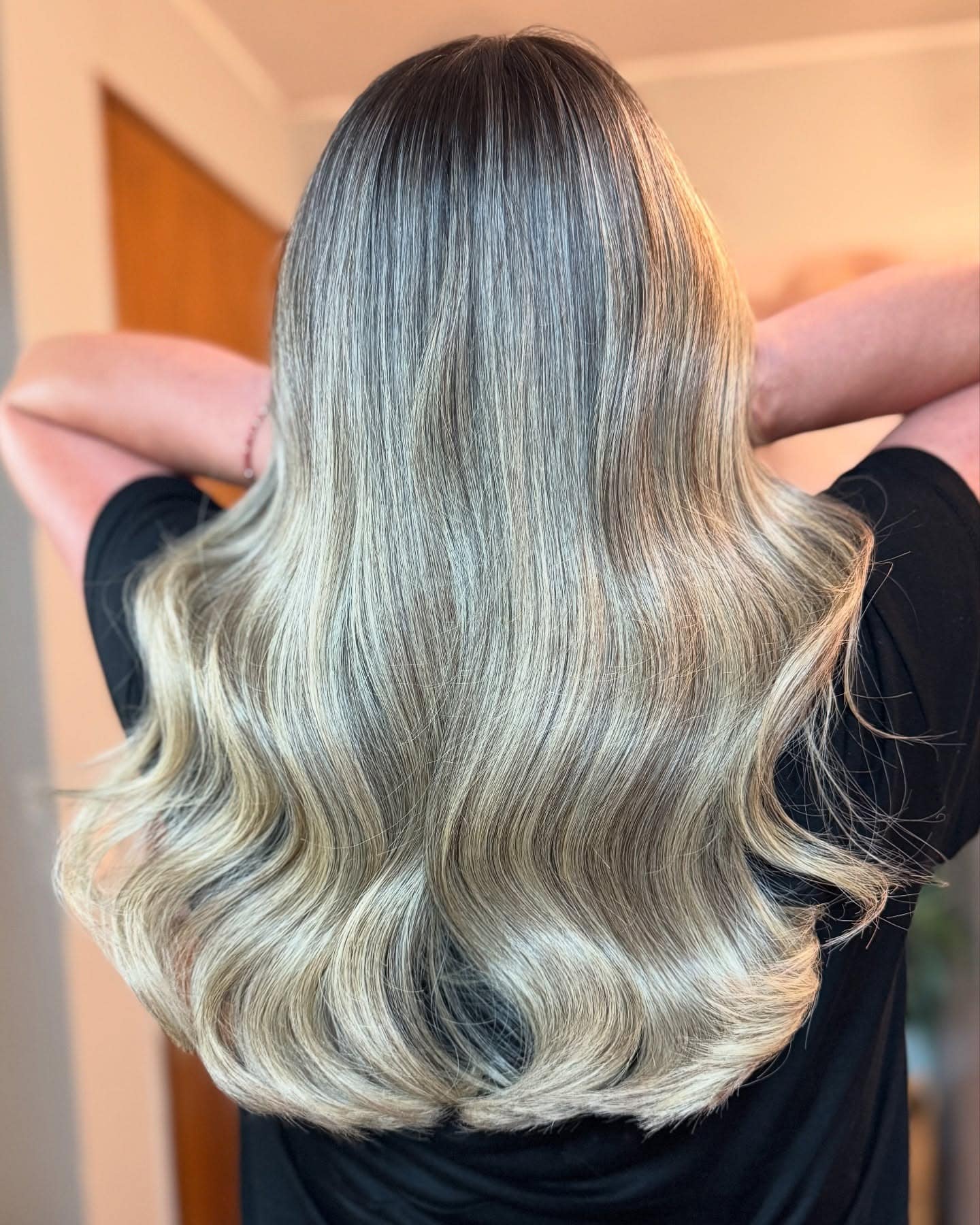 9. Cool Champagne Blonde Shadow Root - Champagne Blonde Hair Color