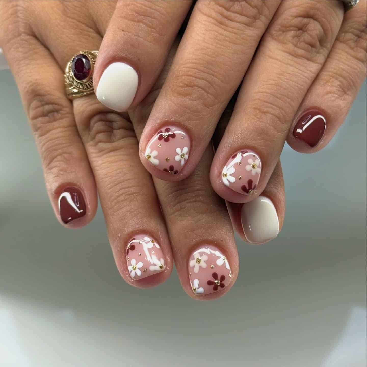 17. Mauve Floral Short Nails with White Daisies - thanksgiving nail ideas