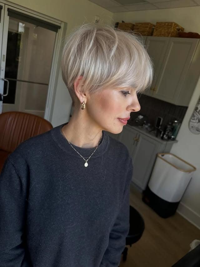 21. Pearl Blonde Voluminous Pixie Bob - Short Pixie Haircuts For Women