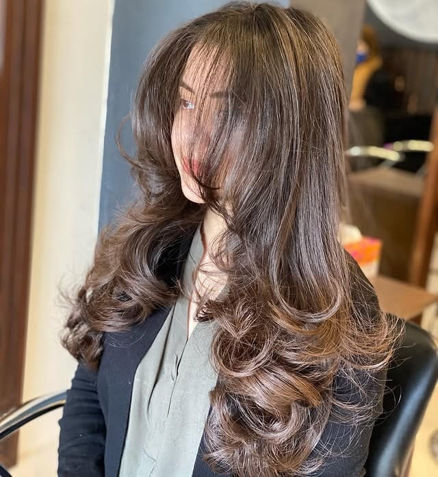 11. Extra Long Butterfly Layers with Mocha Brown Hair - Extra Long Layers