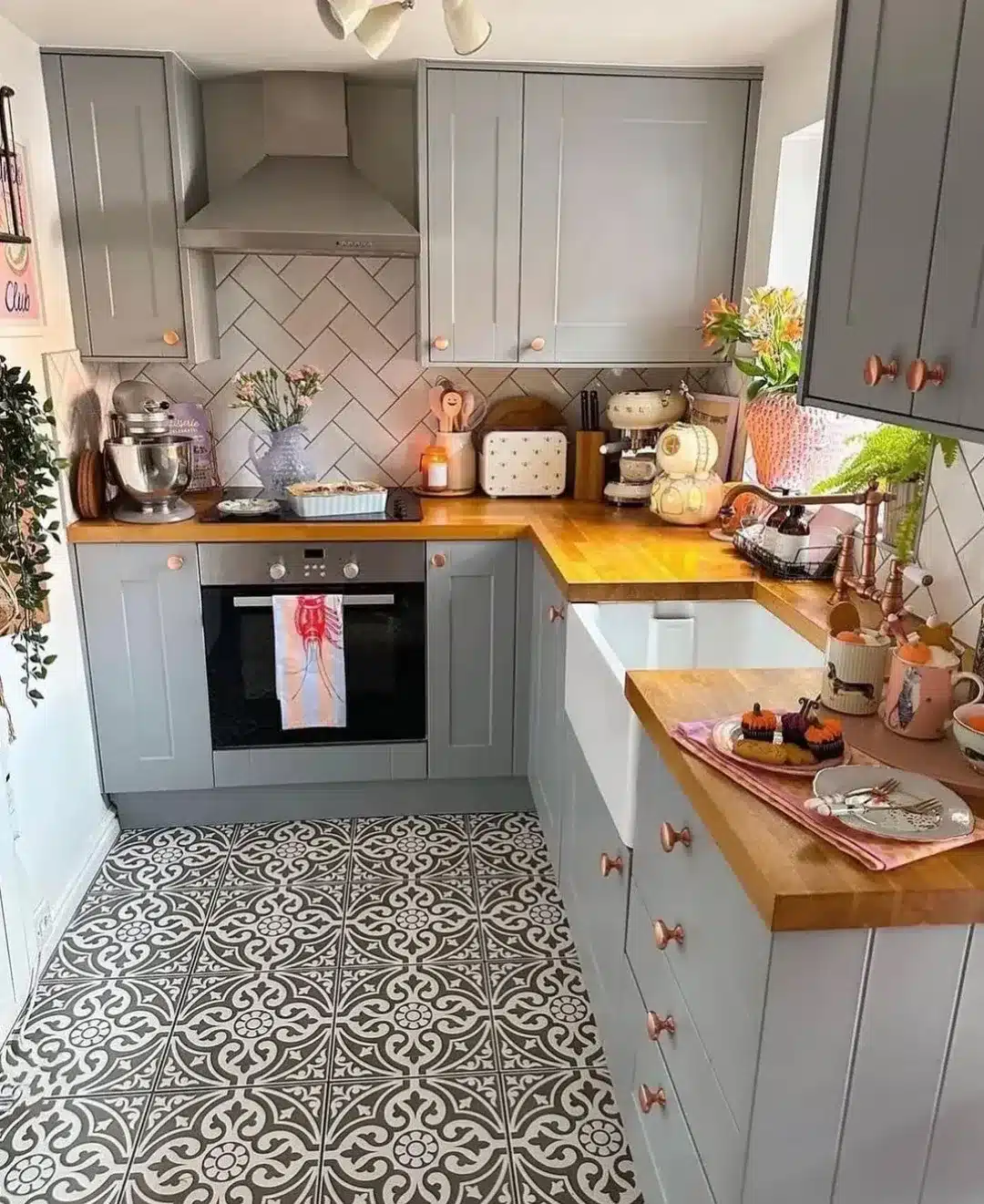 14. Gray and Copper Accent Kitchen Idea - cozy kitchen ideas