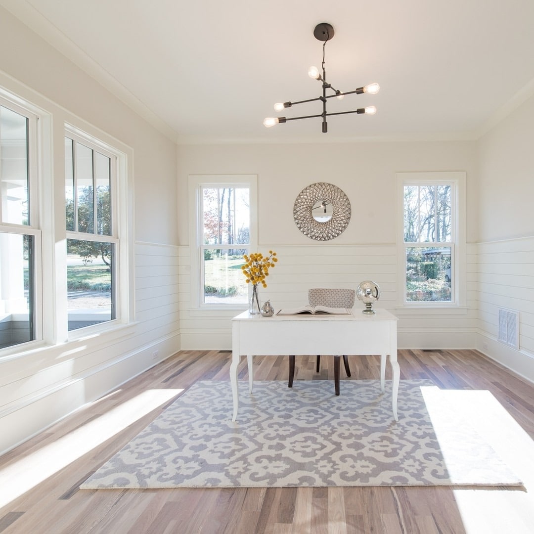 14. Cream White Office with Patterned Area Rug - light colors office ideas