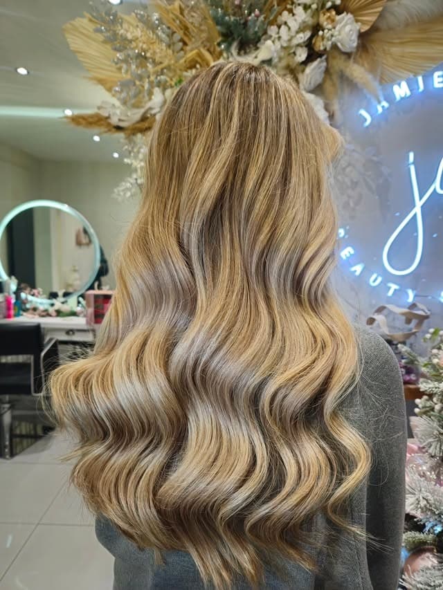 9. Champagne Caramel Honey Blonde Balayage - Caramel Honey Blonde