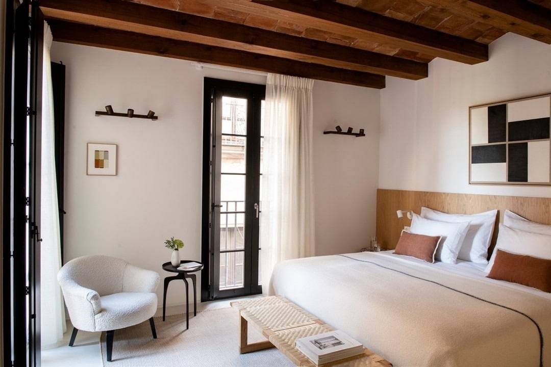 5. Warm Cream and Espresso Rustic Bedroom - warm bedroom ideas