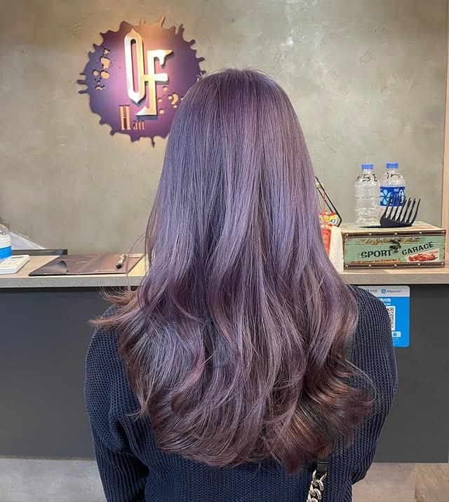 9. Glossy Ash Violet Hair with Long Layers - Ash Violet Hair Color