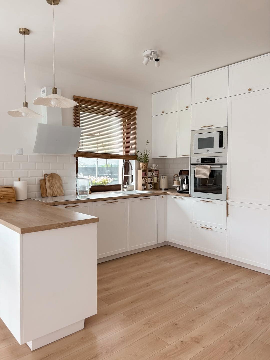 17. White and Natural Wood Cozy Kitchen Ideas - aesthetic kitchen ideas