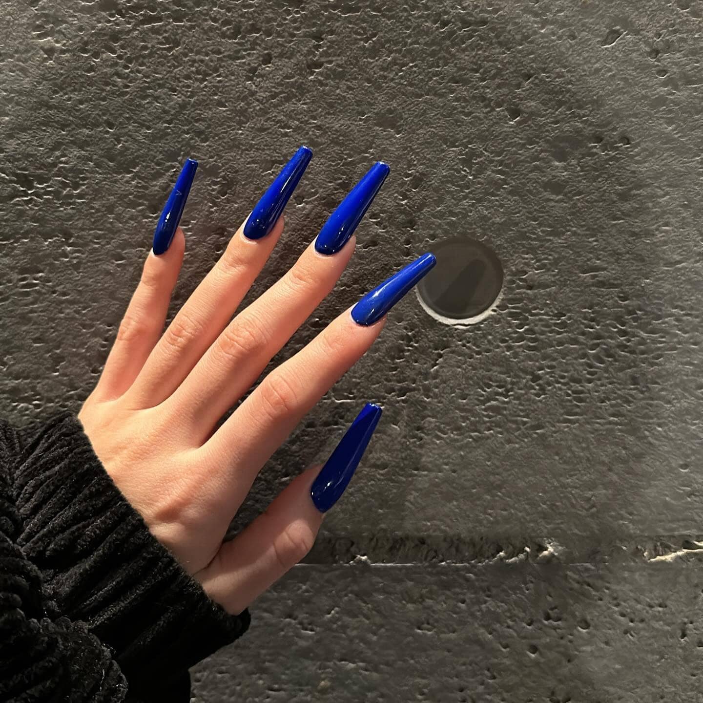 7. Extra Long Royal Blue Coffin Nails - royal blue nail ideas