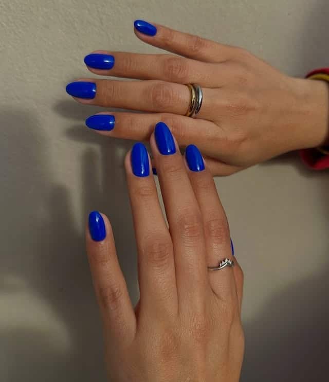 22. Classic Royal Blue Oval Nails - royal blue nail ideas