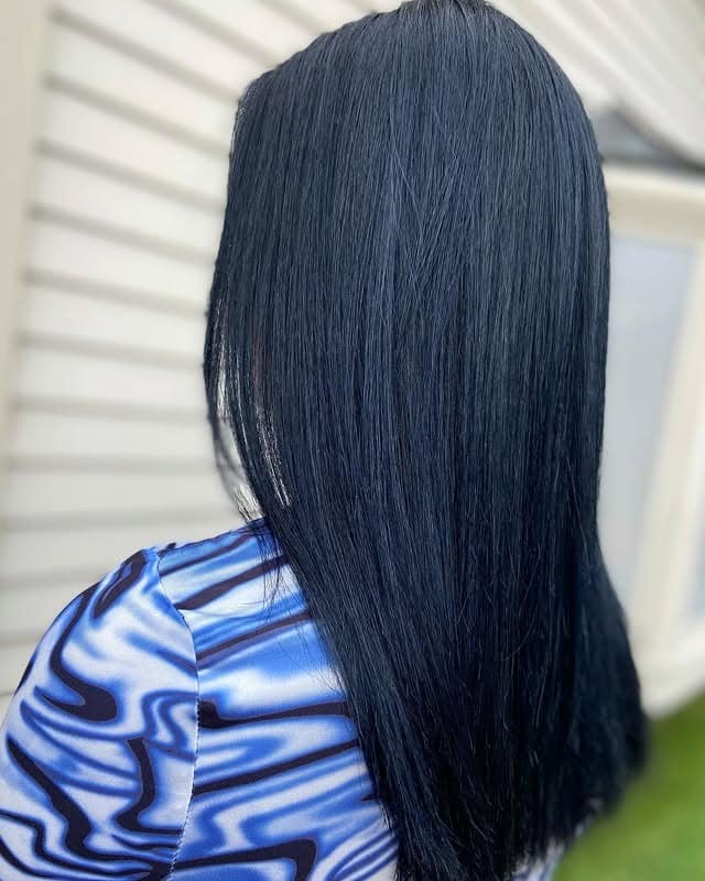 18. Sleek Mid-Length Blue Black Hair - Blue Black Hair Color