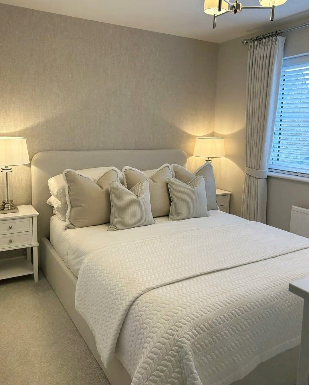 13. Soft Beige and White Minimal Summer Bedroom Idea - summer bedroom ideas