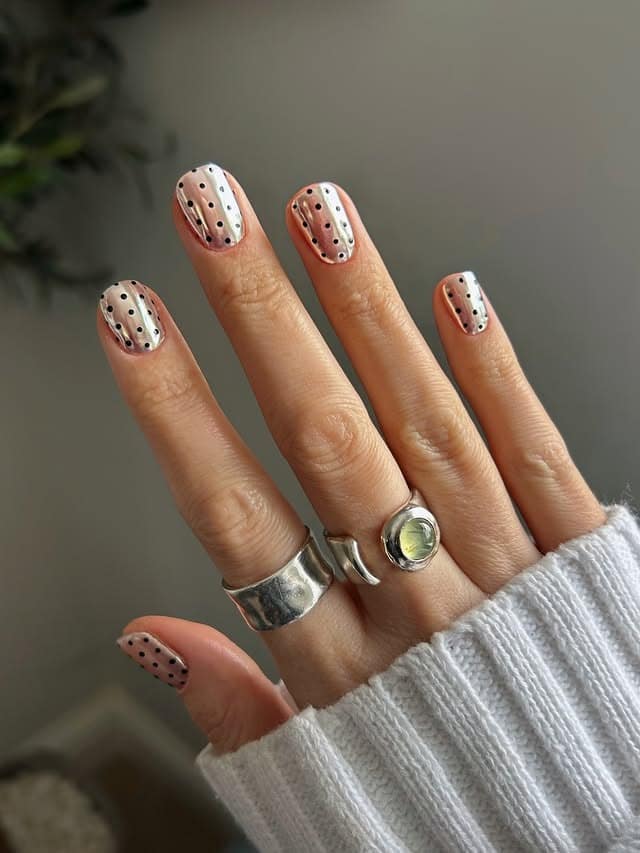 1. Minimal White Polka Dot Short Nails - cute and easy nail ideas
