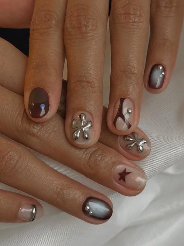 13. Mocha Chrome Accent Short Nails - easy short nail ideas