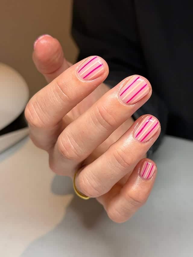 19. Pink Stripe Minimalist Short Nails - easy short nail ideas