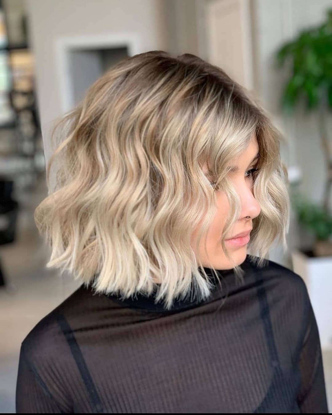 4. Creamy Blonde Beach Wave Bob - Short Wavy Hairstyles