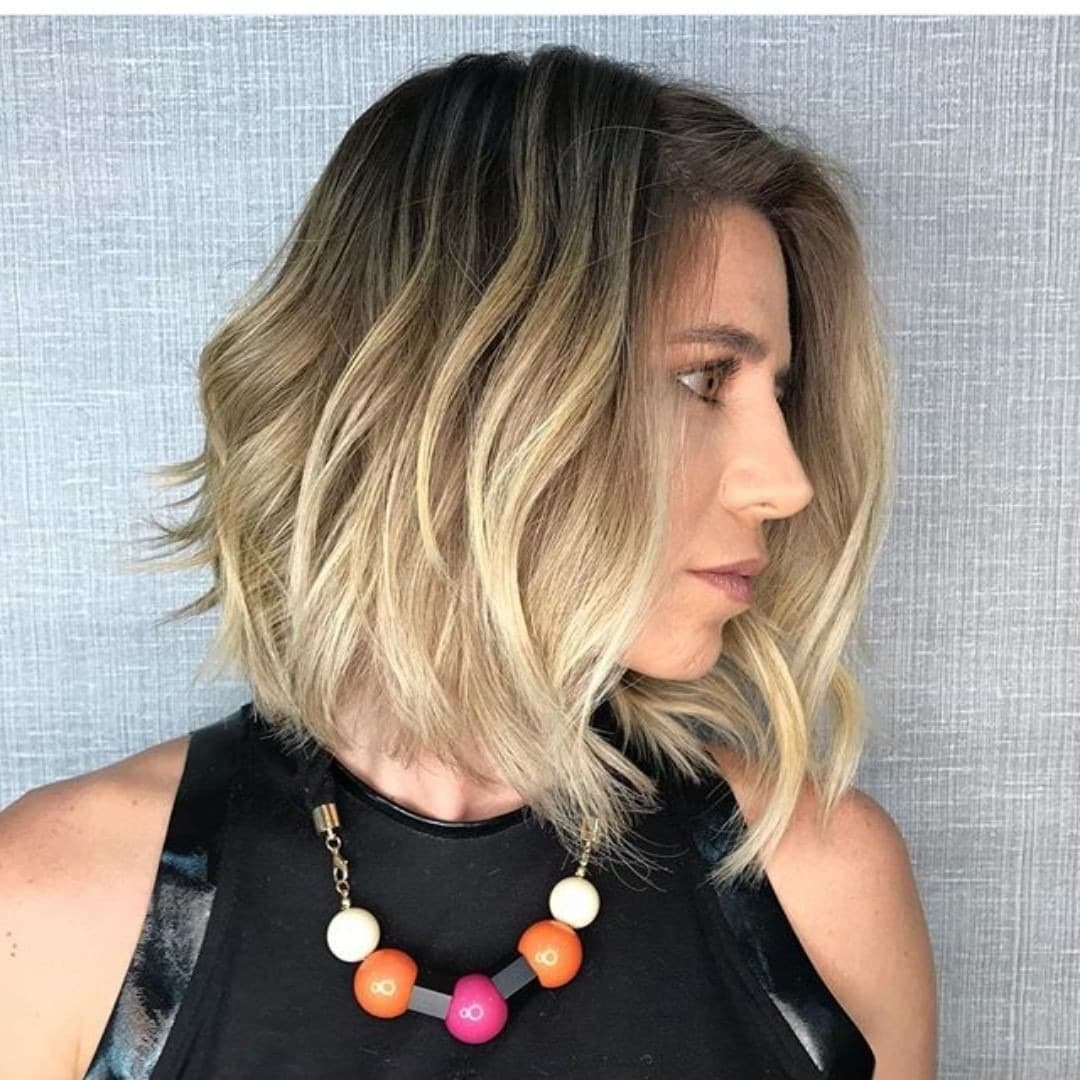 12. Shadow Root Blonde Wavy Bob - Short Wavy Hairstyles