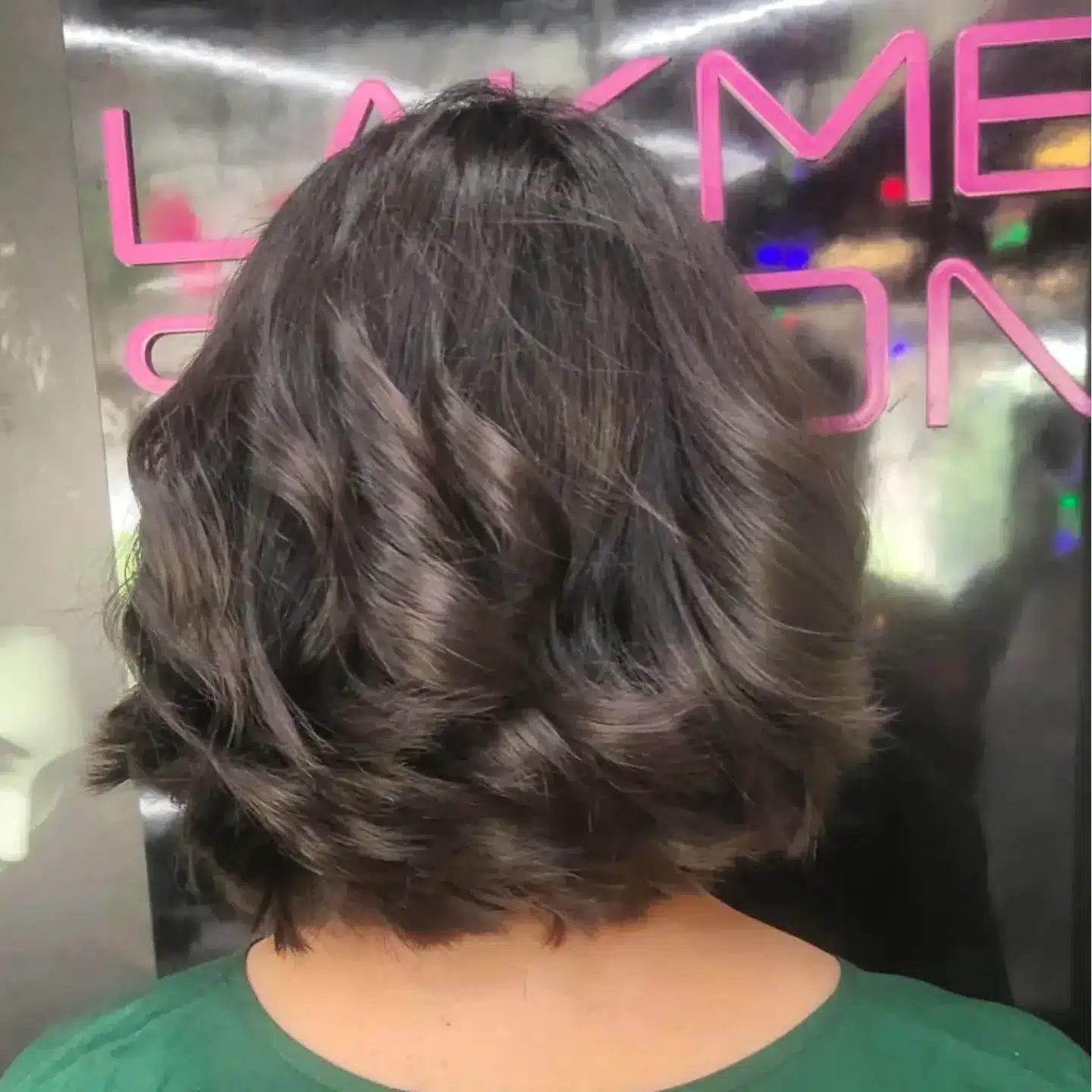16. Mocha Brown Layered Wavy Bob - Short Wavy Hairstyles