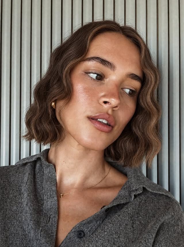 18. Chestnut Brown Soft Wave Bob - Short Wavy Hairstyles