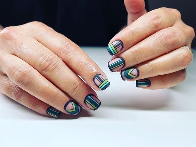 5. Retro Geometric Line Short Nails - line nail ideas