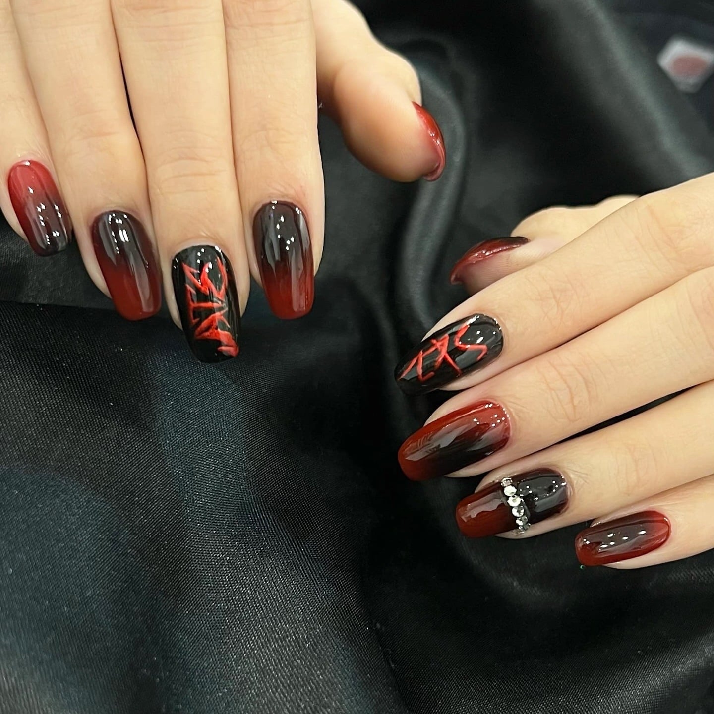 19. Black and Red Ombre Coffin Nails - red and black nail ideas