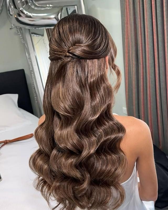 21. Half-Up Hollywood Waves with Mushroom Brown Hair - Wavy Hairstyles