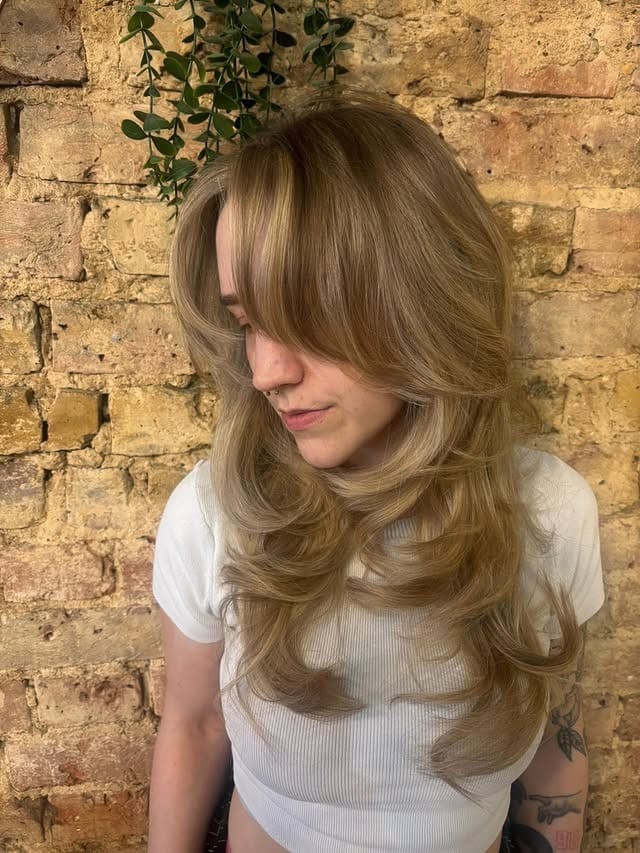 10. Mushroom Blonde 70s Feathered Layers - 70S Hairstyles