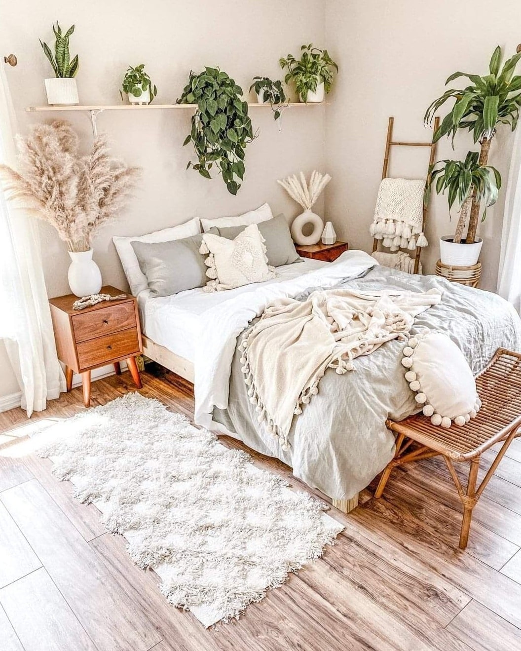 18. Neutral Beige Bedroom Ideas with Plants and Cozy Textures - bedroom ideas with plants