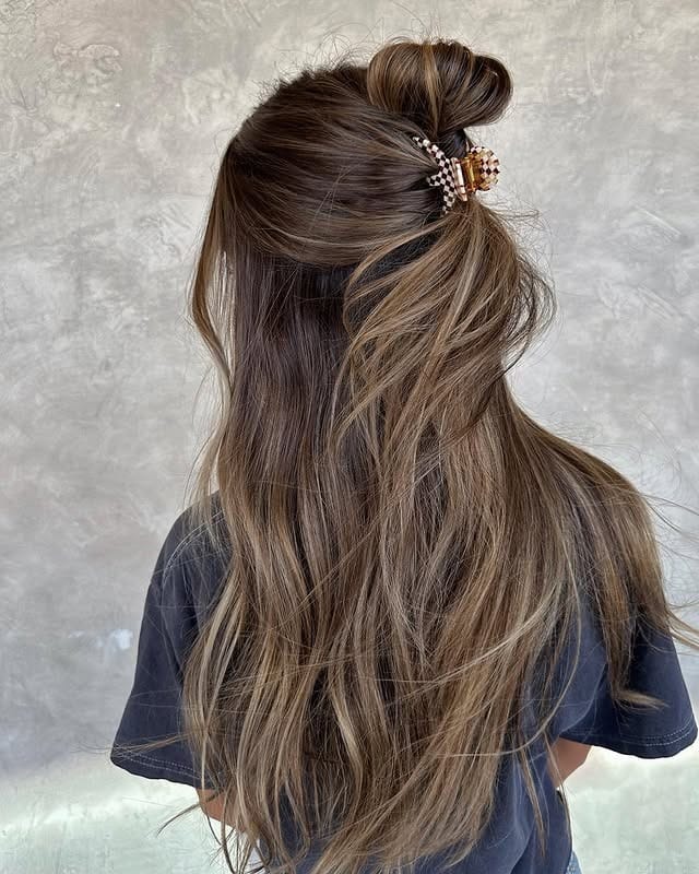 15. Ash Brown Half-Up Claw Clip Style - Claw Clip Hairstyles