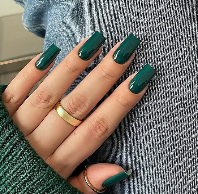 17. Glossy Dark Green Coffin Nails - dark green nail ideas