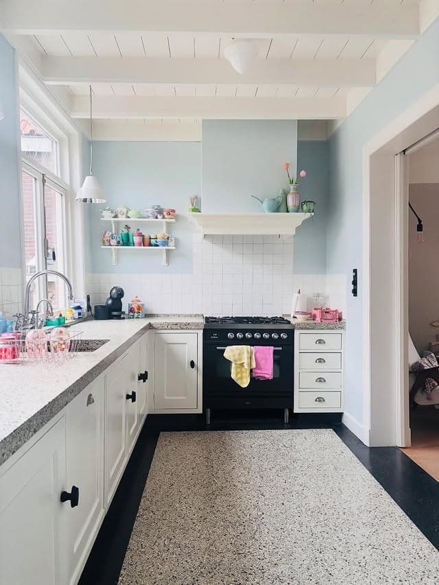 1. Soft Blue and White Retro Kitchen Idea - retro kitchen ideas