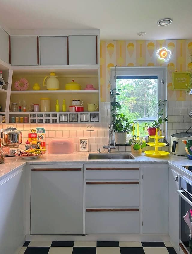 7. Yellow and White Cheerful Retro Kitchen Idea - retro kitchen ideas